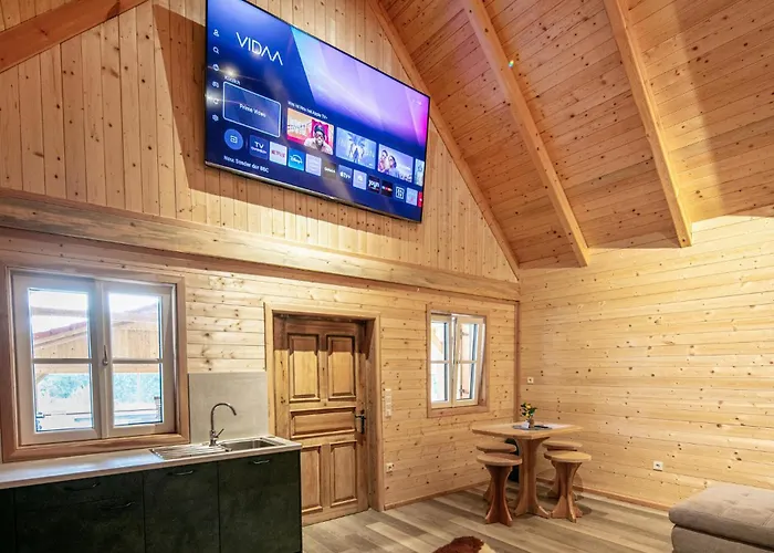 Privates Mit Pool * ستاينز