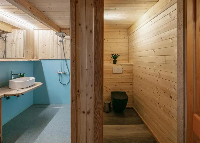 Privates Mit Pool بيت للعطل ستاينز